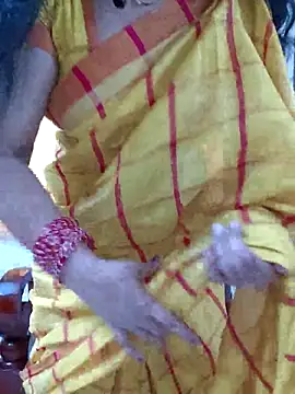 Snapshot of Aadhini99 chatting on September 24, 5:28 am Aadhini99 online show from September 24, 5:28 am