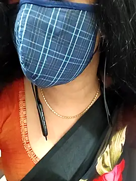 Snapshot of Aadhini99 chatting on September 22, 11:58 pm Aadhini99 online show from September 22, 11:58 pm
