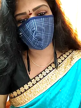 Snapshot of Aadhini99 chatting on September 9, 4:12 am Aadhini99 online show from September 9, 4:12 am