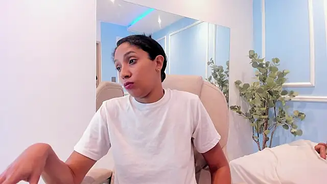 Lucy Canel online show from November 1, 7:18 pm