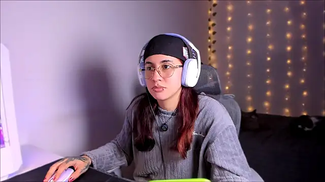 Camil Lee online show from October 28, 2:17 am