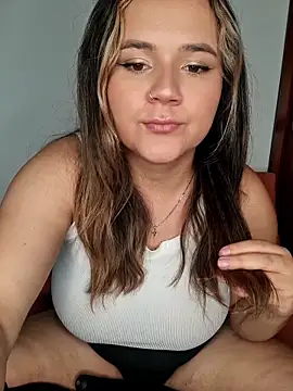 mandy-moore online show from May 31, 6:09 pm