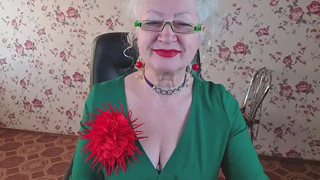 Maya Mayflower online show from October 19, 4:25 am