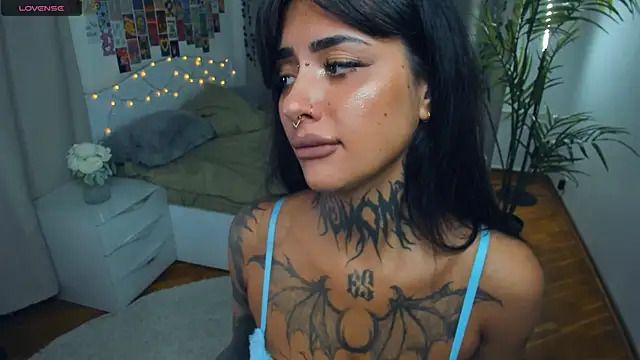 CharimgSabrina online show from November 29, 6:39 am