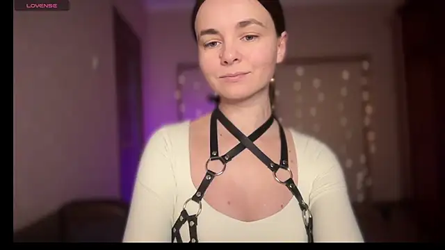 lanaloulou online show from September 28, 2:07 am