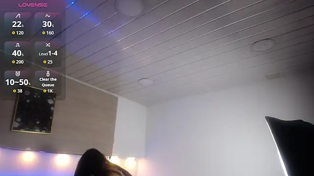 Cristal Velle online show from October 8, 1:04 pm