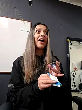Snapshot of Isabella_Varella chatting on October 14, 2:30 pm Isabella Varella online show from October 14, 2:30 pm