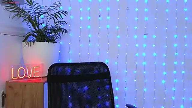 neferutt online show from January 14, 3:28 pm