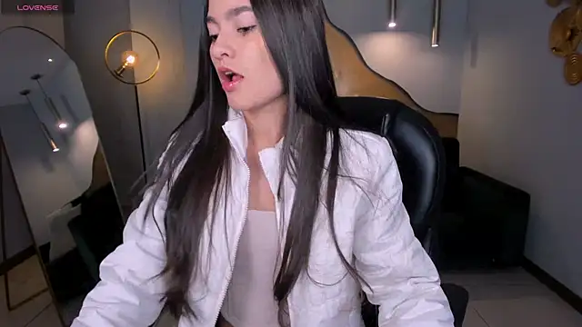 Snapshot of BellaClark1 chatting on October 8, 3:44 am BellaClark1 online show from October 8, 3:44 am