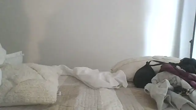 Valentinette online show from March 22, 2:12 pm