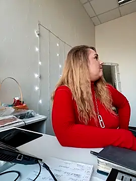 Juicy PeachLux online show from October 11, 10:31 am