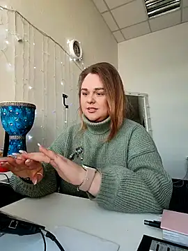 Juicy PeachLux online show from February 11, 7:43 am