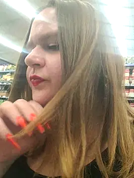 Bigmouthbitch online show from December 14, 3:45 am