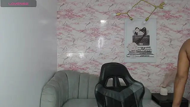 Snapshot of abby1_t_ chatting on September 23, 3:04 am abby1 t online show from September 23, 3:04 am