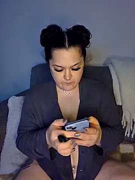 Snapshot of Saucy-Serenity chatting on September 21, 10:52 pm Saucy-Serenity online show from September 21, 10:52 pm