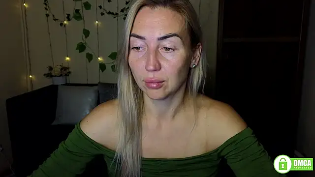 Snapshot of Kiss_julli88I chatting on September 27, 5:31 pm Kiss julli88I online show from September 27, 5:31 pm