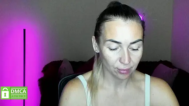 Snapshot of Kiss_julli88I chatting on October 15, 5:37 pm Kiss julli88I online show from October 15, 5:37 pm