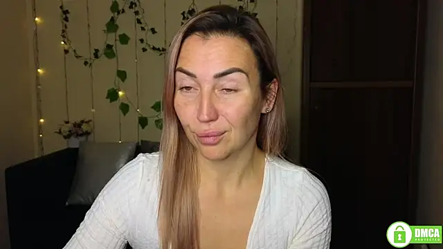 Kiss julli88I online show from November 18, 6:31 pm