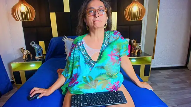 Snapshot of AlessandraLeroy chatting on September 14, 2:04 pm AlessandraLeroy online show from September 14, 2:04 pm