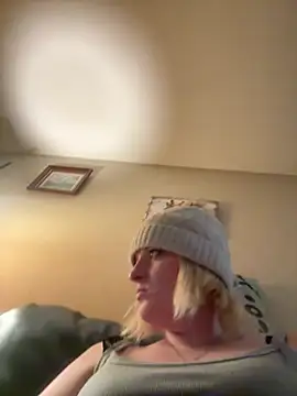 KITTYBOOBOOFUXX online show from February 2, 5:28 am