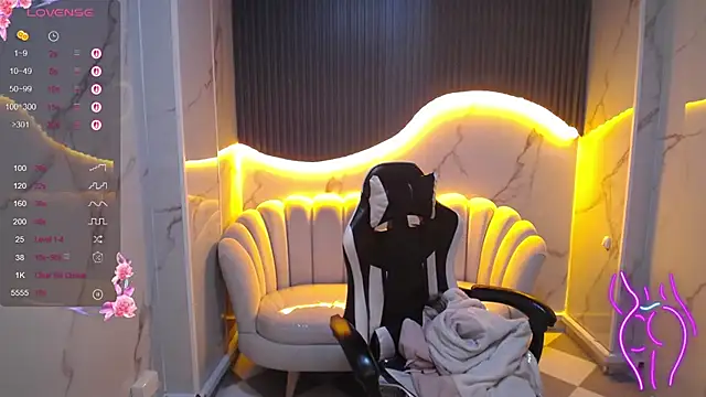 Snapshot of _wendy_b chatting on October 16, 2:58 am  wendy b online show from October 16, 2:58 am