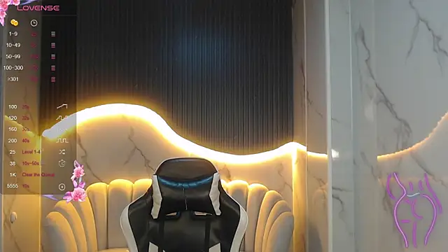 Snapshot of _wendy_b chatting on October 9, 2:48 am  wendy b online show from October 9, 2:48 am