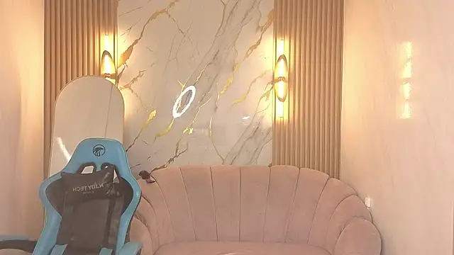 Snapshot of _wendy_b chatting on October 28, 2:50 am  wendy b online show from October 28, 2:50 am