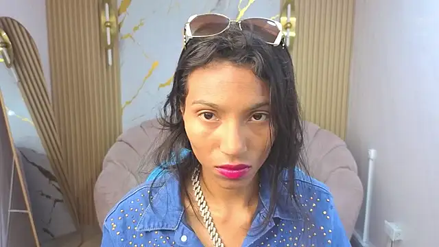 Snapshot of _wendy_b chatting on October 25, 2:52 am  wendy b online show from October 25, 2:52 am