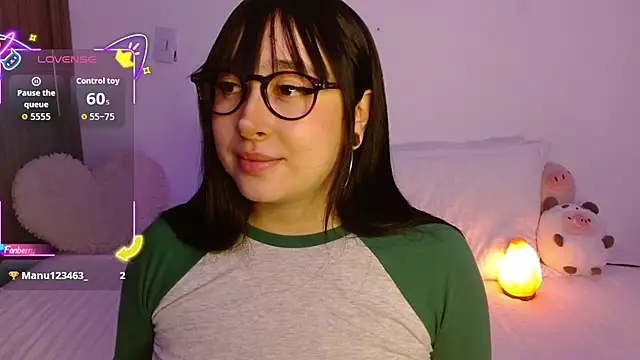 Snapshot of Oliviargf chatting on October 6, 12:27 am Oliviargf online show from October 6, 12:27 am