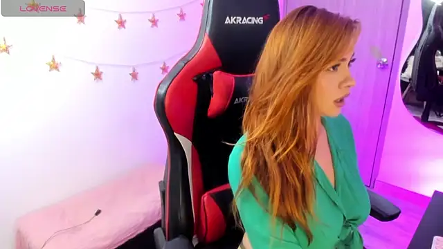 LindaSilverstone online show from April 9, 1:19 am