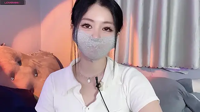 Snapshot of MI_KA22 chatting on October 7, 7:35 am MI KA22 online show from October 7, 7:35 am