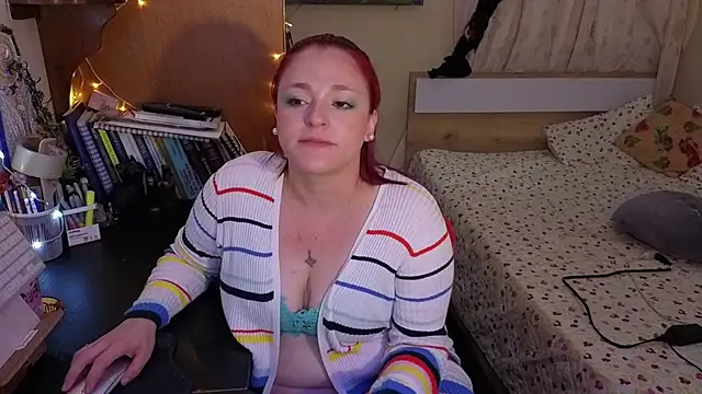 Snapshot of ValkaBlue chatting on September 25, 2:10 am ValkaBlue online show from September 25, 2:10 am