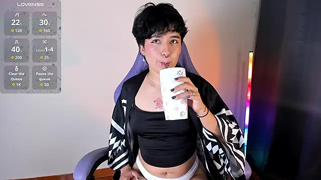 emma cute7 online show from February 18, 10:47 am