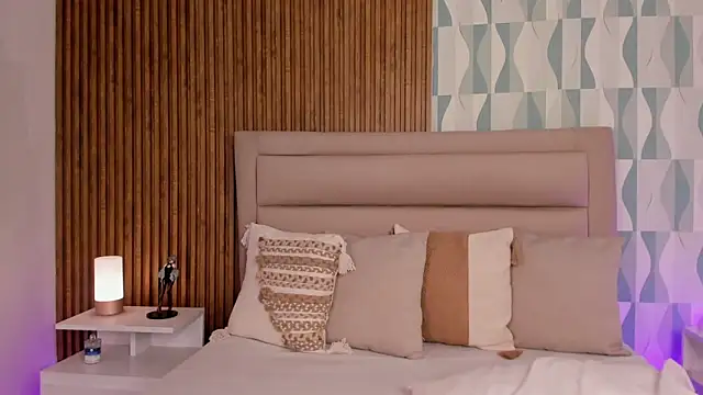 FatimaEvans online show from September 29, 10:15 pm