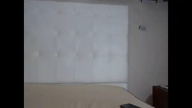 Snapshot of willow_smitt chatting on October 2, 12:21 pm willow smitt online show from October 2, 12:21 pm