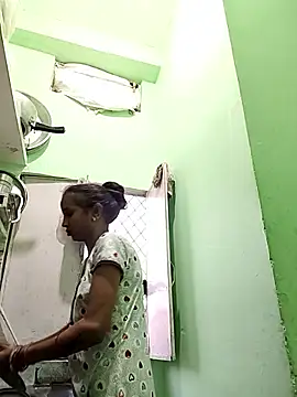 Hotty-Nidhi online show from March 3, 12:44 pm