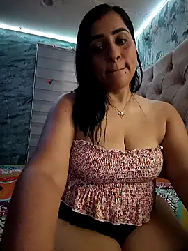 Snapshot of L_ucero chatting on September 23, 9:13 pm L ucero online show from September 23, 9:13 pm