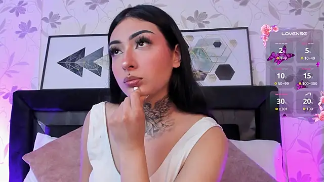 Snapshot of Lilith_Thompson chatting on September 21, 9:13 pm Lilith Thompson online show from September 21, 9:13 pm