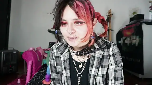 Devil And Princess online show from September 15, 6:59 pm