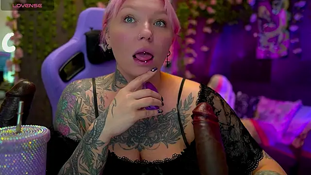 BlackedBarbie online show from September 17, 7:01 pm