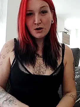 TiffiChantiT2 online show from January 6, 11:25 am