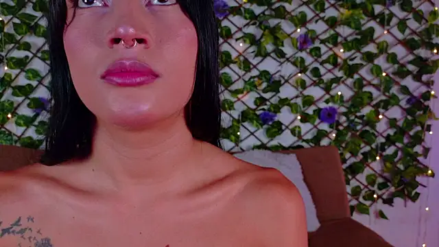 alice rous21 online show from May 10, 1:57 pm