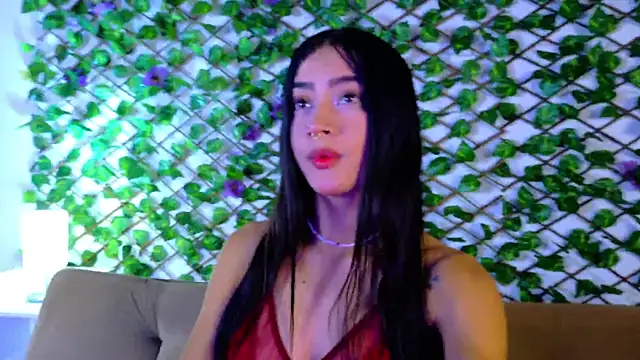 Snapshot of alice_rous21 chatting on October 7, 1:37 pm alice rous21 online show from October 7, 1:37 pm