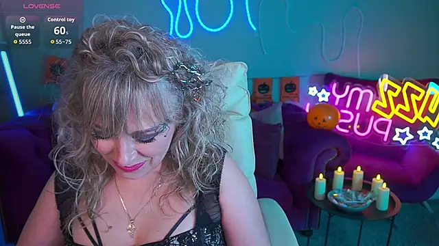 CandyLadyyy online show from October 30, 10:00 pm