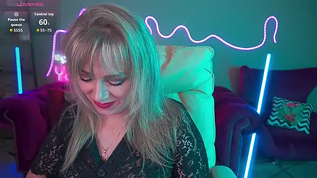 CandyLadyyy online show from November 6, 9:53 pm