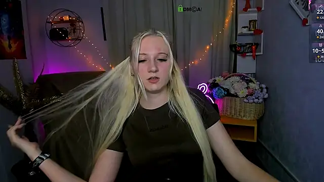 madam uliis online show from April 2, 5:10 pm