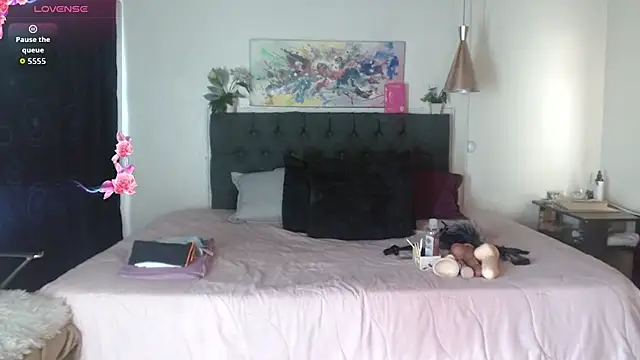 mia velvet1 online show from September 16, 2:14 pm