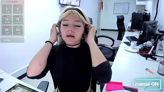 jenn cg online show from November 8, 8:36 pm