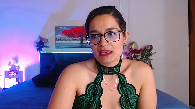 Snapshot of Rose_Thompson1 chatting on October 16, 5:26 pm Rose Thompson1 online show from October 16, 5:26 pm