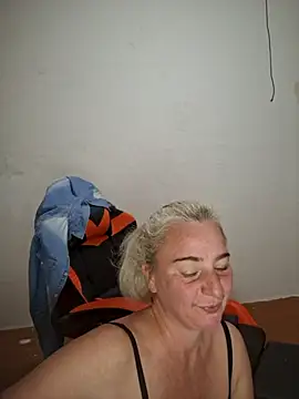 Snapshot of my_Kazka chatting on October 3, 4:45 pm my Kazka online show from October 3, 4:45 pm